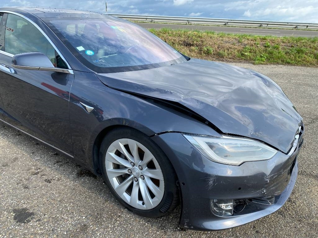 Avtomobil Tesla MODEL S 100D Carte Grise Française endommagée: slika 12
