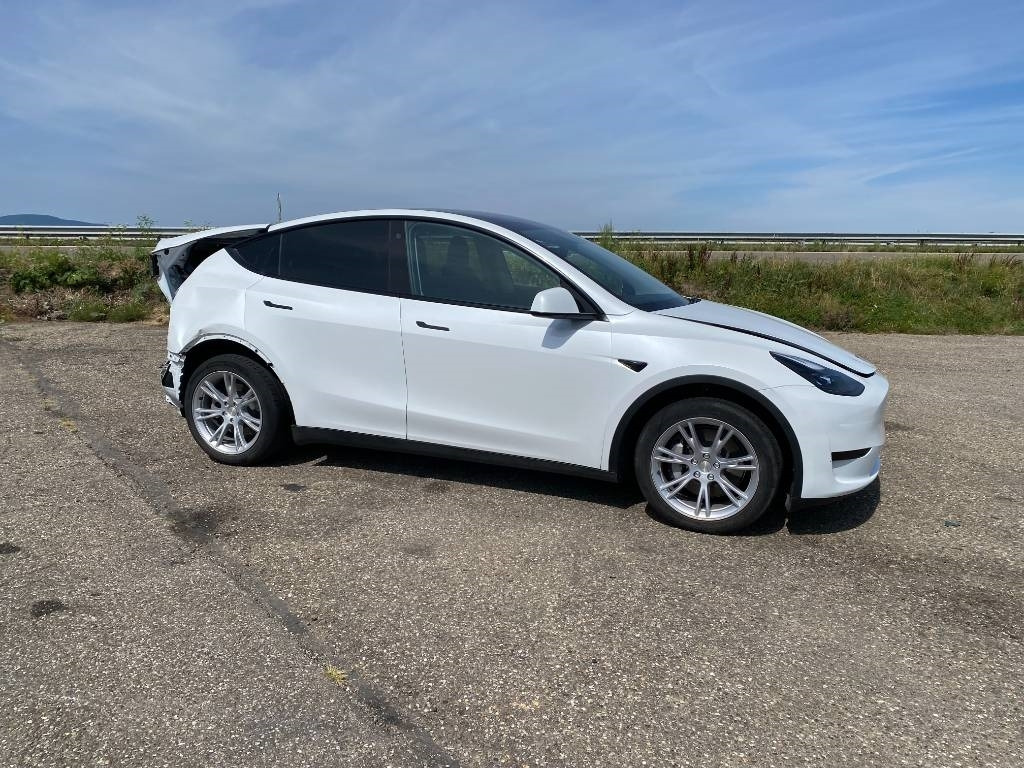 Tesla Model Y RWD / Origine Française endommagée - Avtomobil: slika 3 Tesla Model Y RWD / Origine Française endommagée - Avtomobil: slika 3