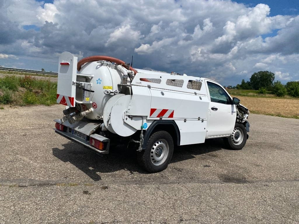 Toyota HILUX 2.4 D4D /MINIMAX COMBINE LONGWAY endommagé - Vakuumski tovornjak: slika 4 Toyota HILUX 2.4 D4D /MINIMAX COMBINE LONGWAY endommagé - Vakuumski tovornjak: slika 4