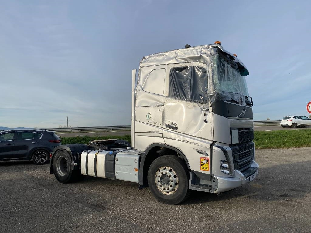 Volvo FH 460 / I-Save 1er Main endommagé - Vlačilec: slika 3 Volvo FH 460 / I-Save 1er Main endommagé - Vlačilec: slika 3