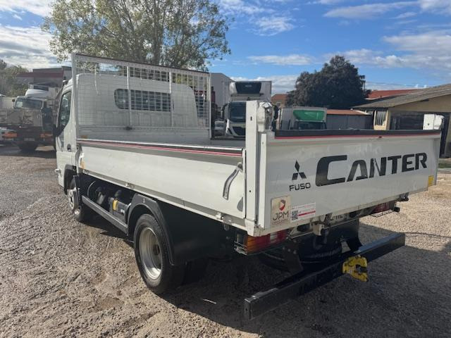 Mitsubishi Fuso CANTER 35C13 BENNE ARRIERE - Dostavno vozilo prekucnik: slika 4 Mitsubishi Fuso CANTER 35C13 BENNE ARRIERE - Dostavno vozilo prekucnik: slika 4