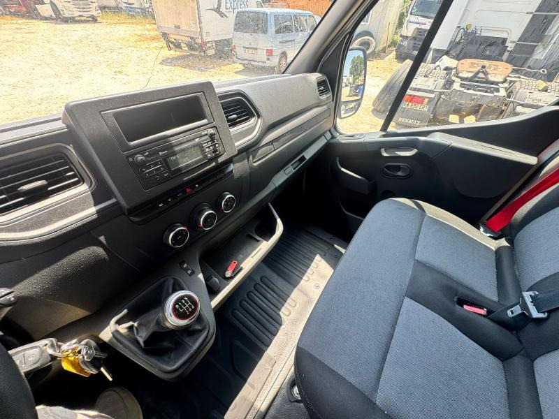 Dostavno vozilo z zabojnikom Renault Master 2.5 DCI 150: slika 13