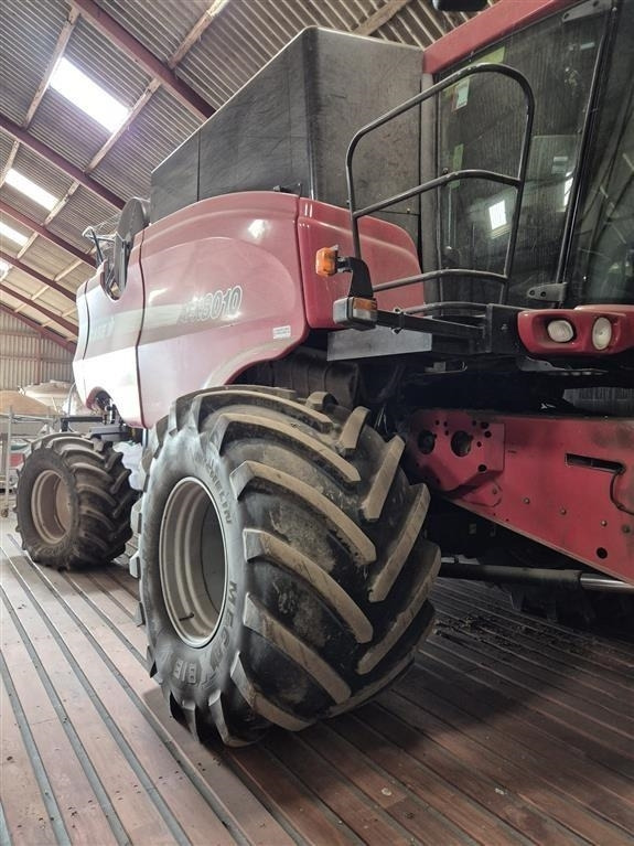 Case IH Axial-Flow 8010 MacDon skærebord - Kombajn harvester: slika 1 Case IH Axial-Flow 8010 MacDon skærebord - Kombajn harvester: slika 1