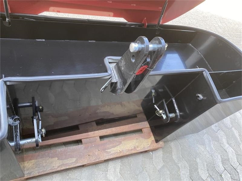 Case IH Frontvægtklods 1800 kg - Protiutež: slika 3 Case IH Frontvægtklods 1800 kg - Protiutež: slika 3