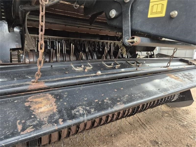 New Holland BR7070 med rotorsnitter Snitter - Balirka za okrogle bale: slika 3 New Holland BR7070 med rotorsnitter Snitter - Balirka za okrogle bale: slika 3