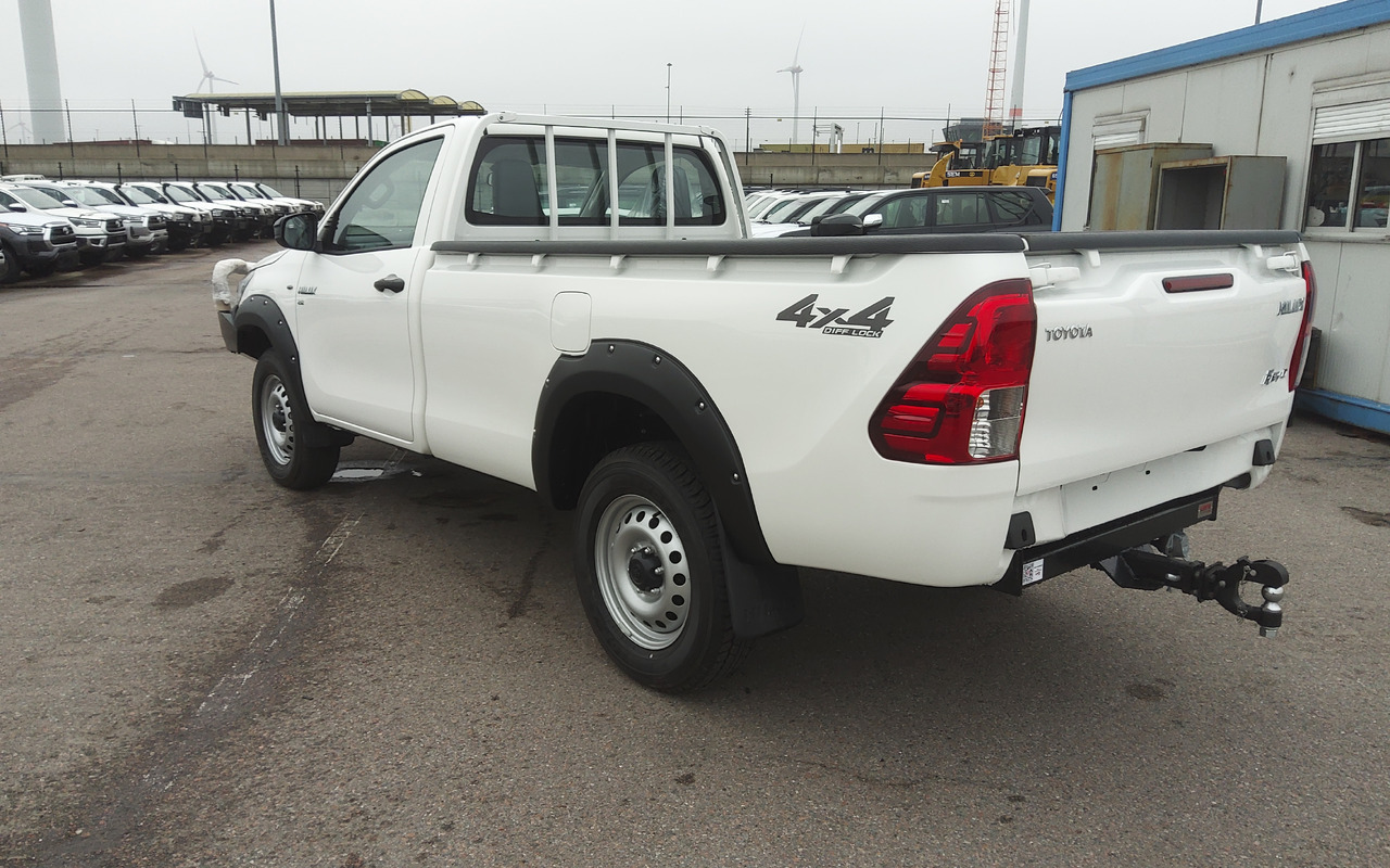 Toyota Hilux / Revo RHD Pick-up single Cab 2.8L Diesel Manual - Avtomobil: slika 4 Toyota Hilux / Revo RHD Pick-up single Cab 2.8L Diesel Manual - Avtomobil: slika 4