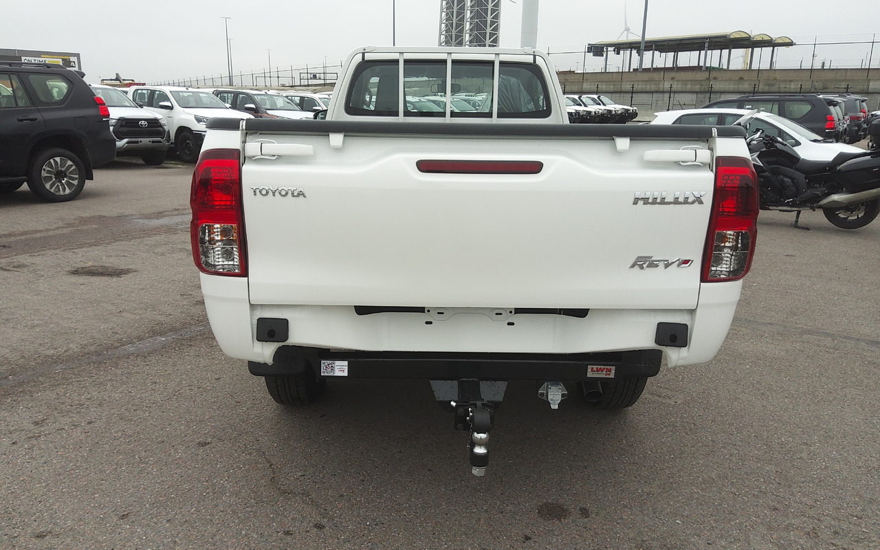 Toyota Hilux / Revo RHD Pick-up single Cab 2.8L Diesel Manual - Avtomobil: slika 5 Toyota Hilux / Revo RHD Pick-up single Cab 2.8L Diesel Manual - Avtomobil: slika 5