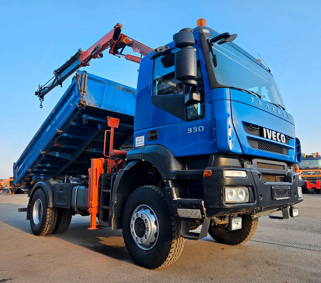 Iveco Trakker 190T33 4x4 Euro5 Kran Atlas 120.2E Funk - Tovornjak prekucnik, Tovornjak z dvigalom: slika 1 Iveco Trakker 190T33 4x4 Euro5 Kran Atlas 120.2E Funk - Tovornjak prekucnik, Tovornjak z dvigalom: slika 1