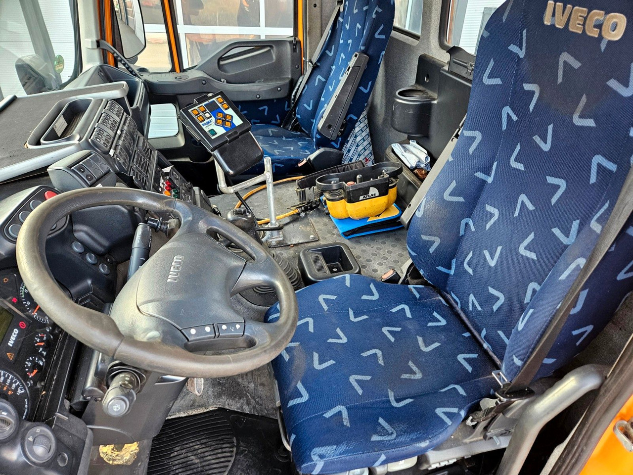 Tovornjak prekucnik, Tovornjak z dvigalom Iveco Trakker 190T33 4x4 Euro5 Kran Atlas Funk: slika 16