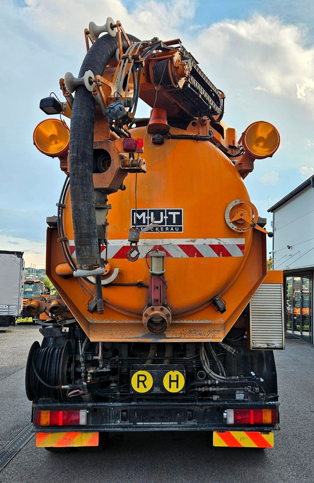 MAN FE35.410 8x6 Assmann Kanalspüler V2A Recycling - Vakuumski tovornjak: slika 4 MAN FE35.410 8x6 Assmann Kanalspüler V2A Recycling - Vakuumski tovornjak: slika 4