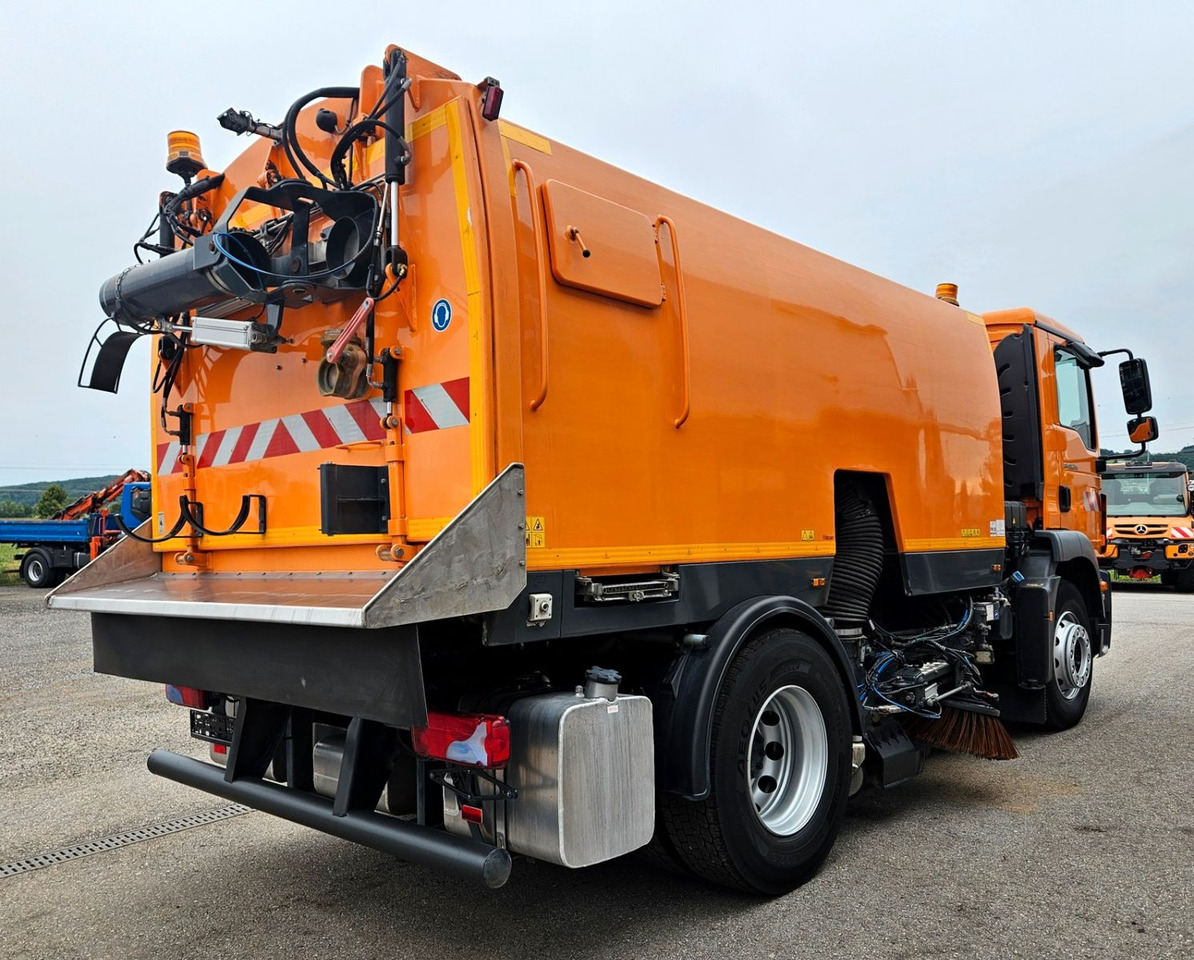 MAN TGM 18.250 Euro6 BROCK SL200 L+R Aufbaumotor - Vozilo za pometanje: slika 5 MAN TGM 18.250 Euro6 BROCK SL200 L+R Aufbaumotor - Vozilo za pometanje: slika 5