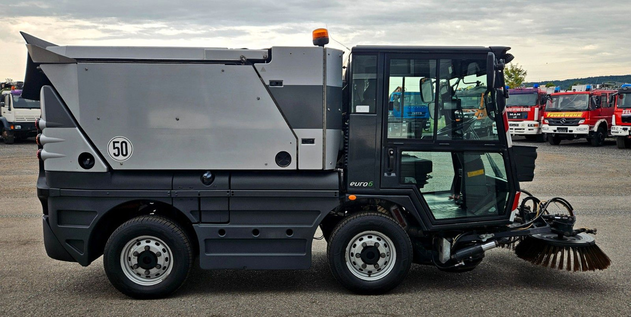 Schmidt Swingo Compact 200 Euro6 - Vozilo za pometanje: slika 5 Schmidt Swingo Compact 200 Euro6 - Vozilo za pometanje: slika 5