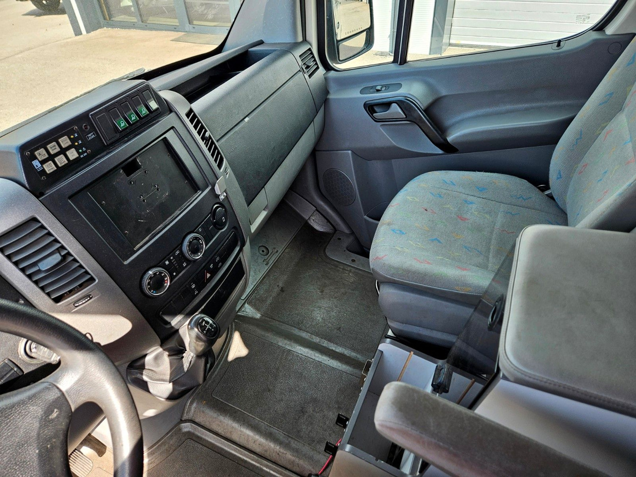 Reševalno vozilo Volkswagen CRAFTER TDI Ambulance RTW L2H2 DLOUHY: slika 11