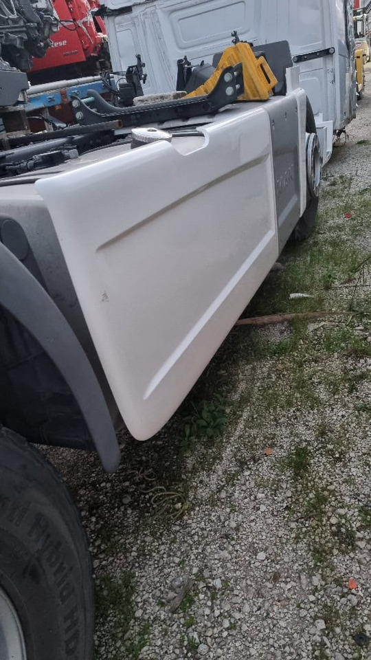 MAN TGX E6 pezzi di ricambio - Rezervni deli za Tovornjak: slika 2 MAN TGX E6 pezzi di ricambio - Rezervni deli za Tovornjak: slika 2
