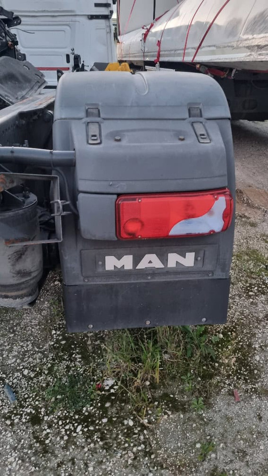 MAN TGX E6 pezzi di ricambio - Rezervni deli za Tovornjak: slika 4 MAN TGX E6 pezzi di ricambio - Rezervni deli za Tovornjak: slika 4