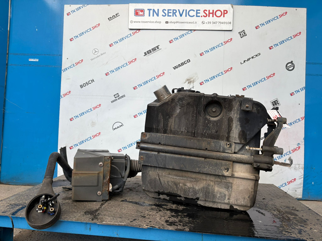 Serbatoio Adblue Iveco - AdBlue rezervoar za Dostavno vozilo: slika 1 Serbatoio Adblue Iveco - AdBlue rezervoar za Dostavno vozilo: slika 1