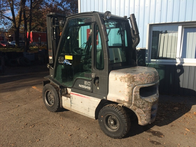 NISSAN DX 30 - Diesel viličar: slika 2 NISSAN DX 30 - Diesel viličar: slika 2