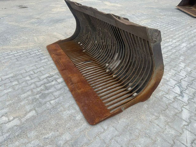 Volvo Puinriek 2700mm Breed L60 L70 L90 L110 - Sortirna žlica: slika 1 Volvo Puinriek 2700mm Breed L60 L70 L90 L110 - Sortirna žlica: slika 1