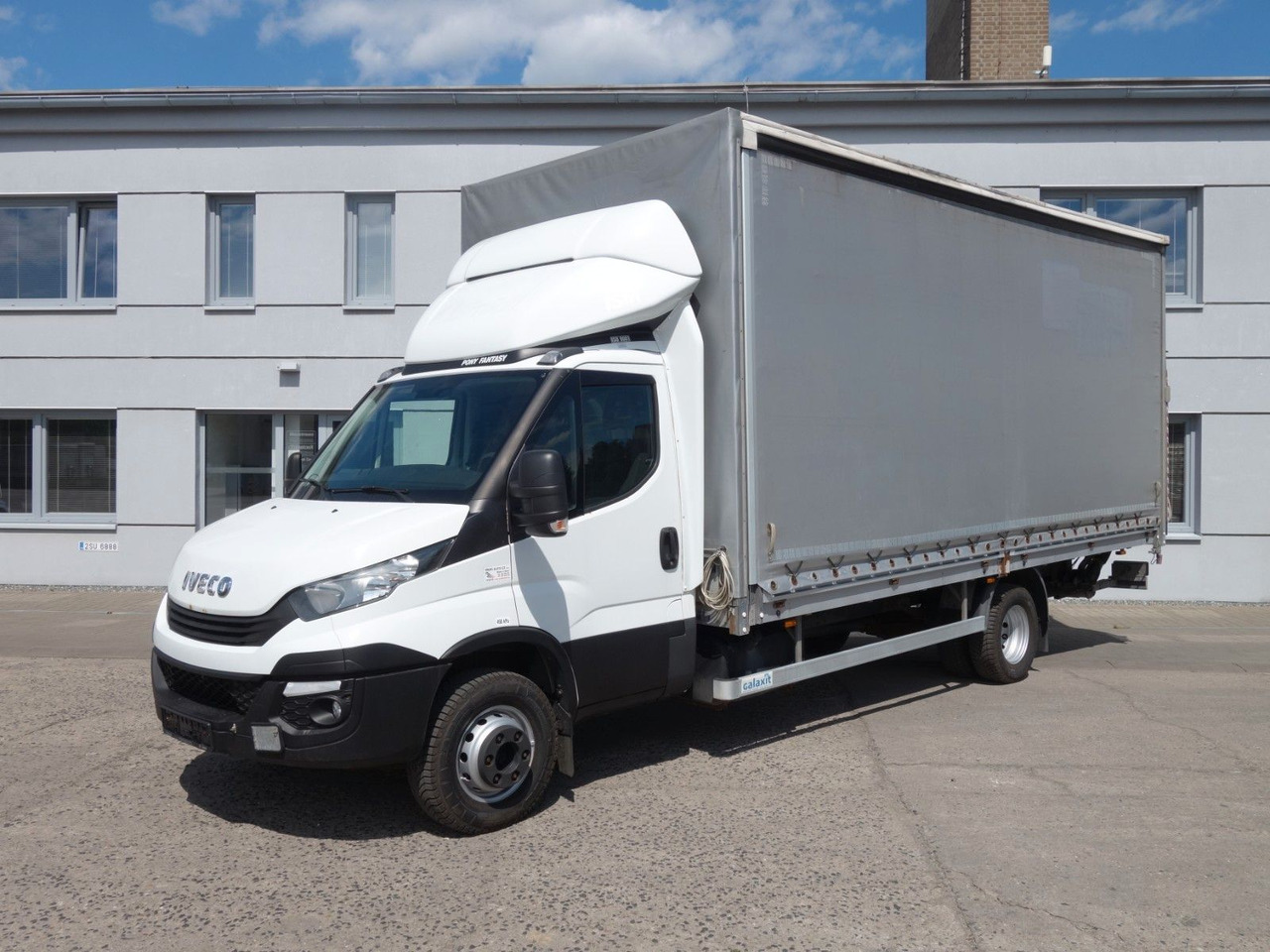 Iveco Daily 70C18 mit LBW - Dostavno vozilo s ponjavo: slika 1 Iveco Daily 70C18 mit LBW - Dostavno vozilo s ponjavo: slika 1