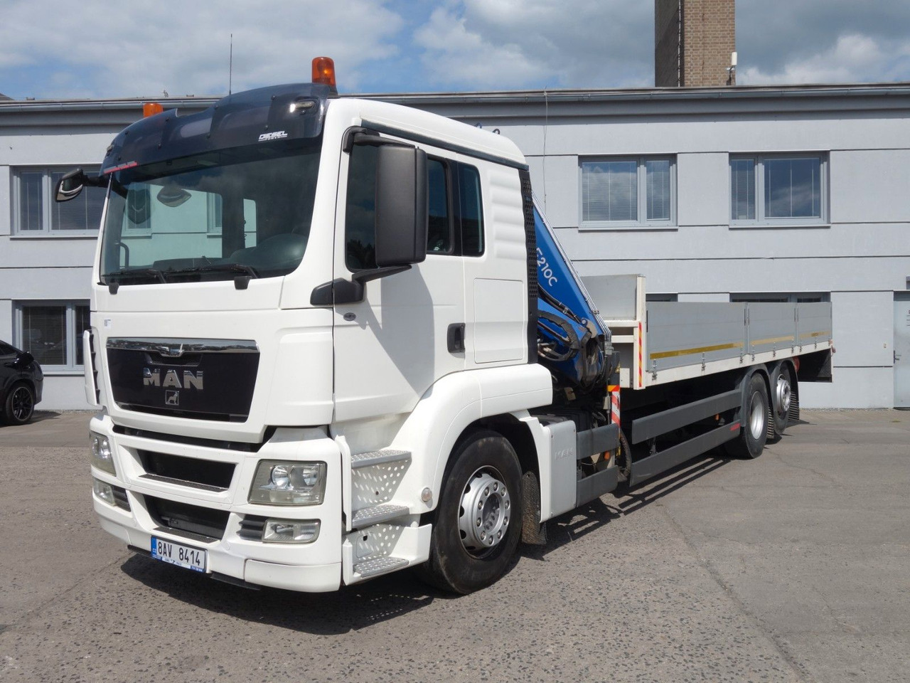 MAN TGS 26.360 FG 6x2 mit Fassi F210C - Tovornjak z dvigalom: slika 2 MAN TGS 26.360 FG 6x2 mit Fassi F210C - Tovornjak z dvigalom: slika 2