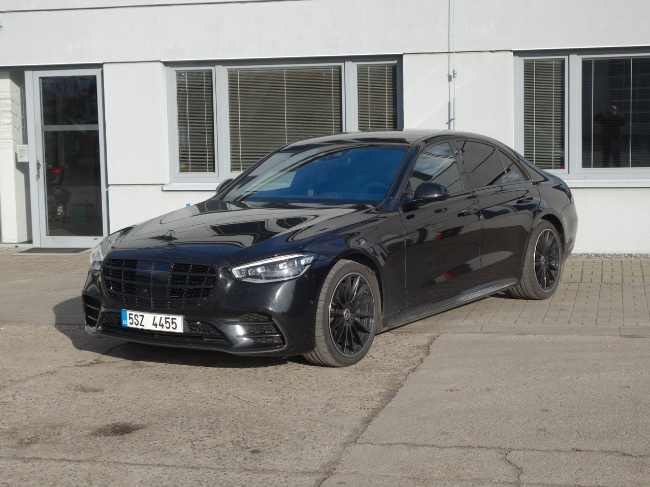Mercedes-Benz S400d 4Matic,AMG,PANO, Vollaust,Sthz,Garant10/27 - Limuzina: slika 1 Mercedes-Benz S400d 4Matic,AMG,PANO, Vollaust,Sthz,Garant10/27 - Limuzina: slika 1