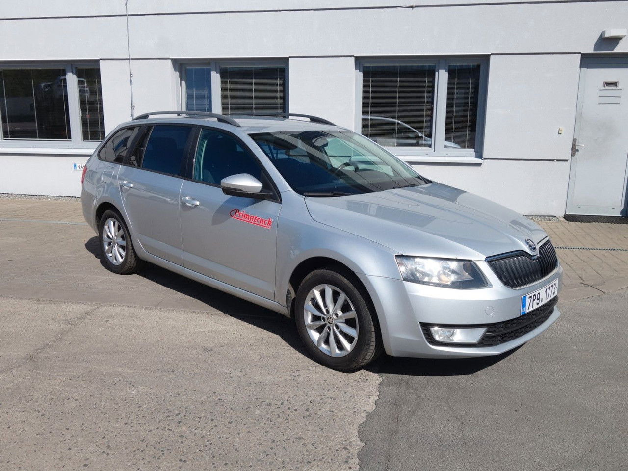 Škoda Octavia Combi Ambition 1,6 TDI, DSG, Navi, Clima - Karavan: slika 3 Škoda Octavia Combi Ambition 1,6 TDI, DSG, Navi, Clima - Karavan: slika 3