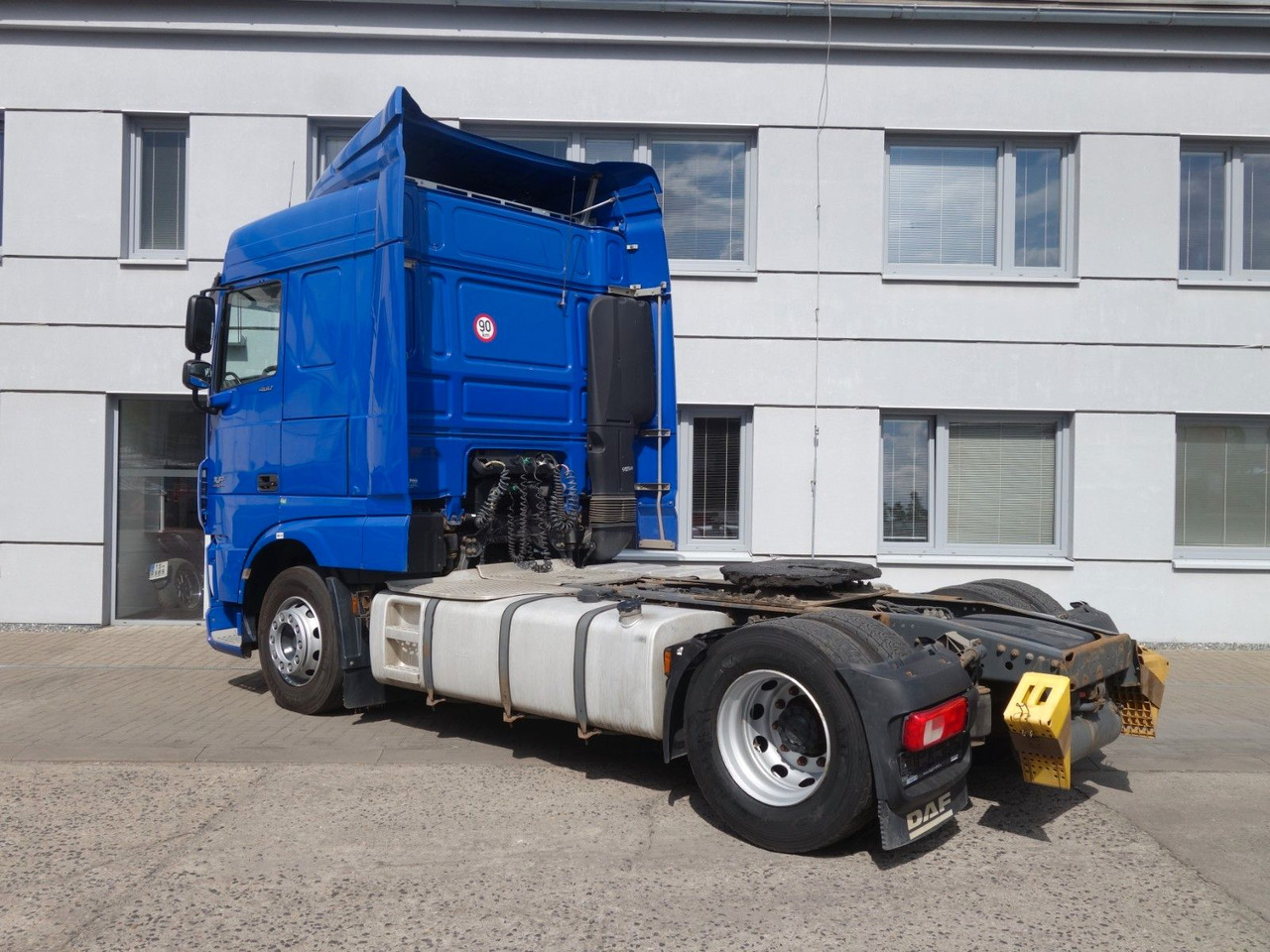 DAF XF 460 SC Standard - Vlačilec: slika 4 DAF XF 460 SC Standard - Vlačilec: slika 4