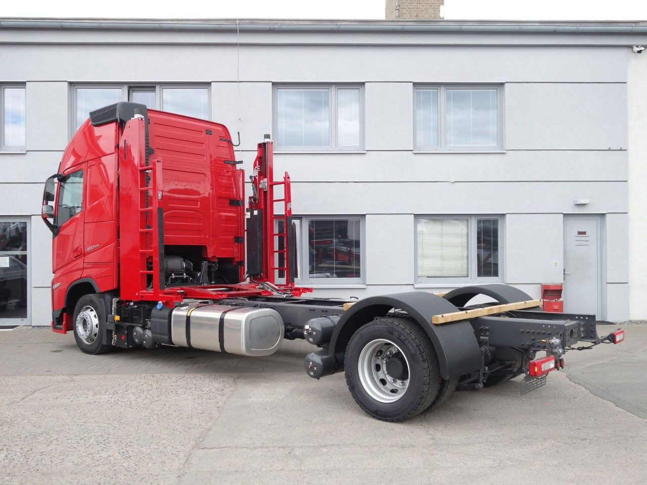 Volvo FH 13 XL 460 TC Neue fur Kassbohrer - Tovornjak avtotransporter: slika 4 Volvo FH 13 XL 460 TC Neue fur Kassbohrer - Tovornjak avtotransporter: slika 4