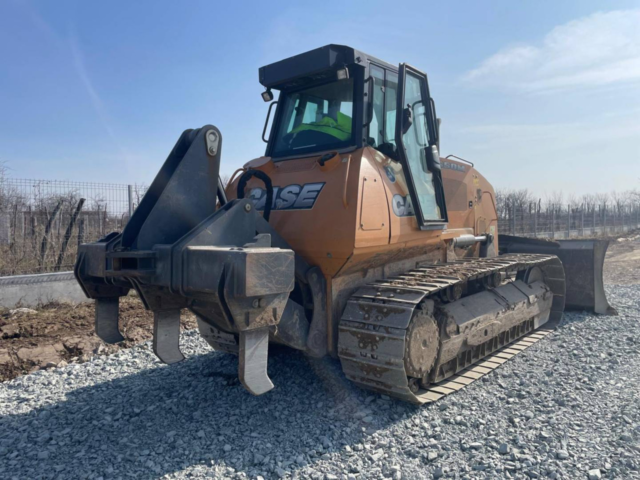 CASE - Buldožer: slika 3 CASE - Buldožer: slika 3