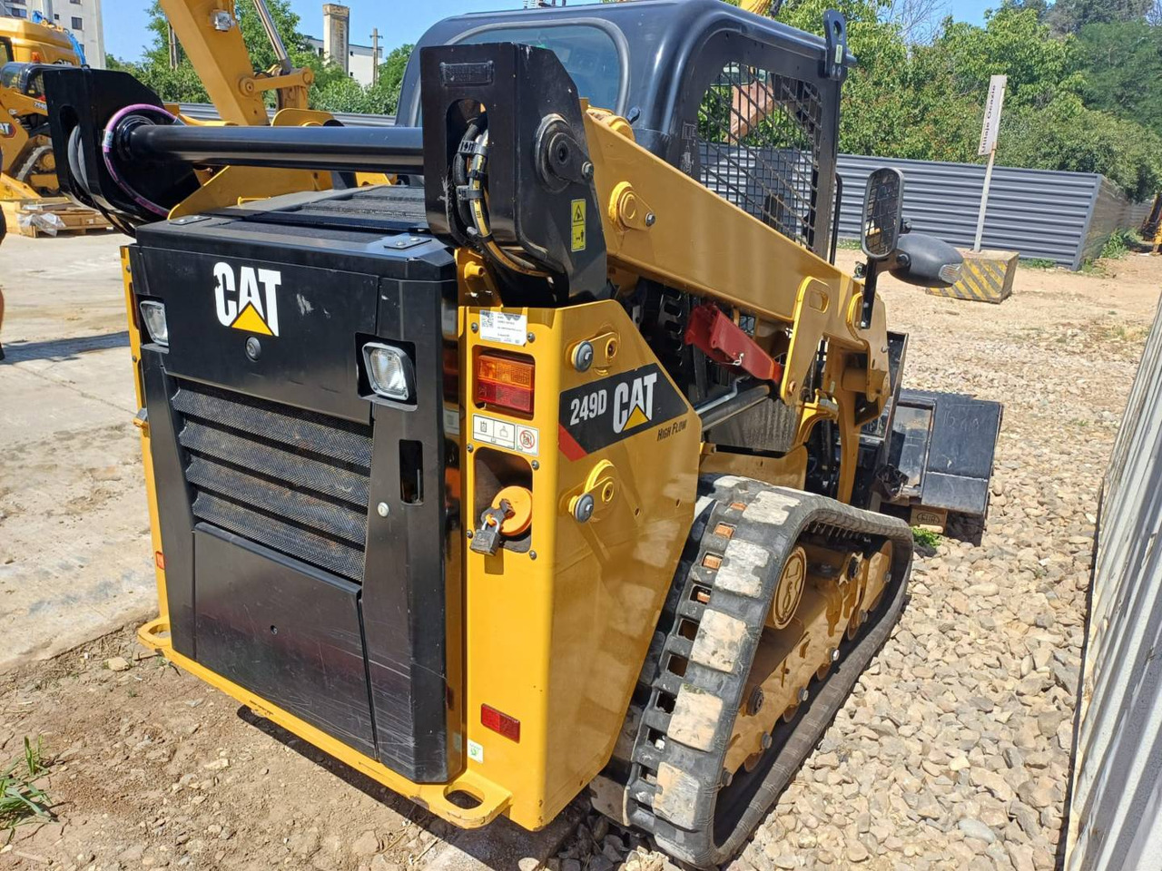 CAT 249D - Kompaktni nakladalnik na gosenicah: slika 3 CAT 249D - Kompaktni nakladalnik na gosenicah: slika 3