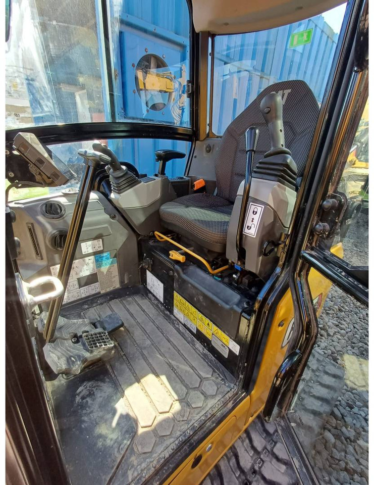 Bager goseničar CAT 302-05CR: slika 9