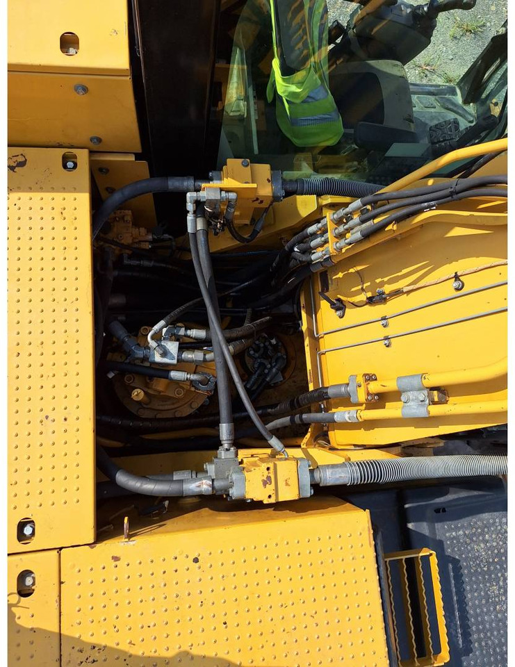 Bager goseničar CAT 329ELN: slika 17