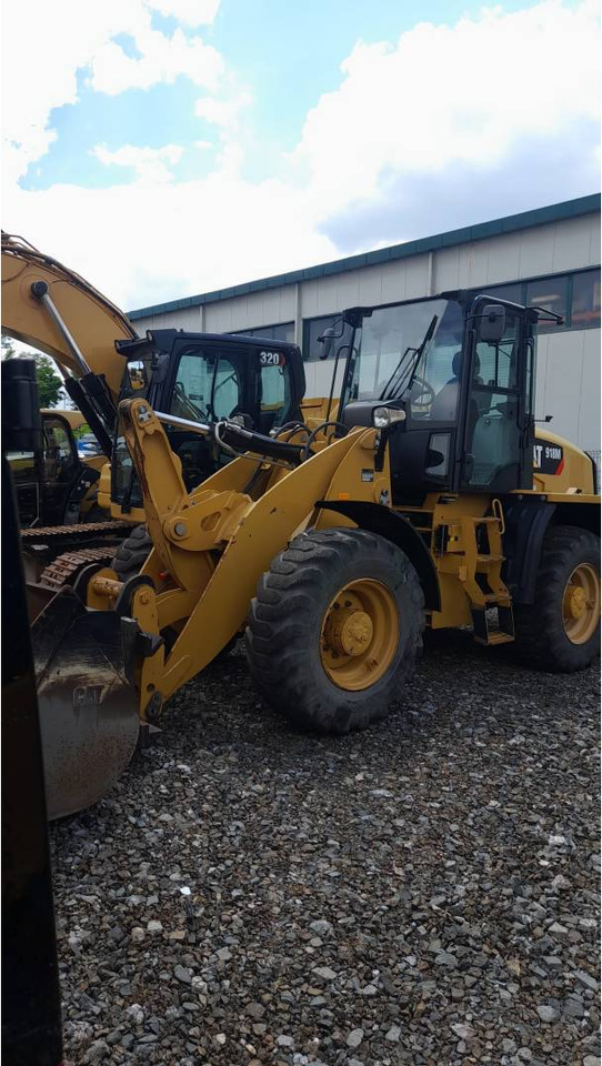 CAT 918M - Kolesni nakladalec: slika 1 CAT 918M - Kolesni nakladalec: slika 1