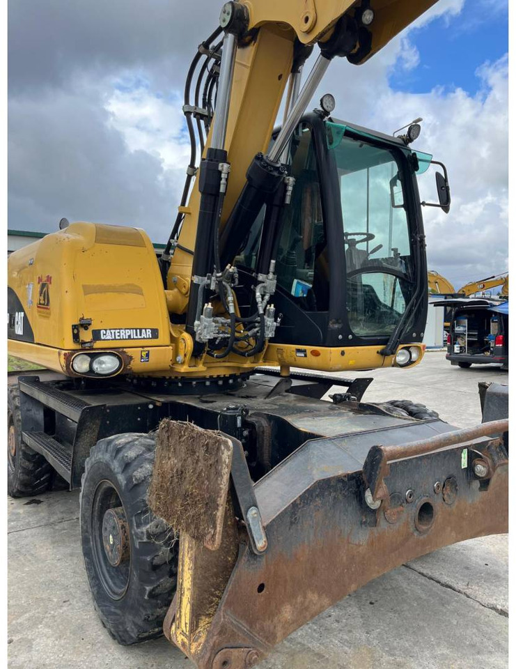 Bager na kolesih CAT M316D: slika 7