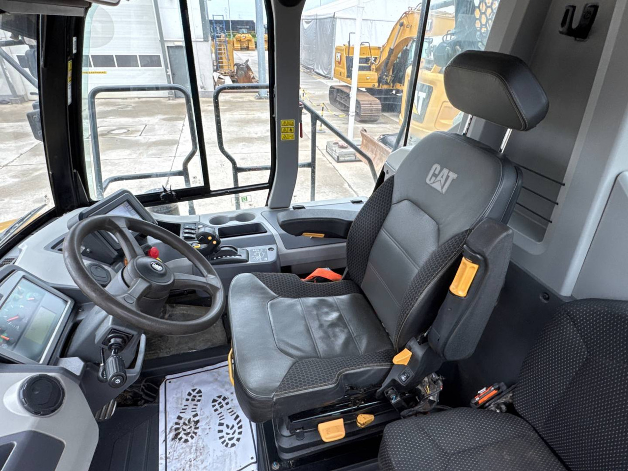 Zglobni demper CAT 730: slika 12 Zglobni demper CAT 730: slika 12