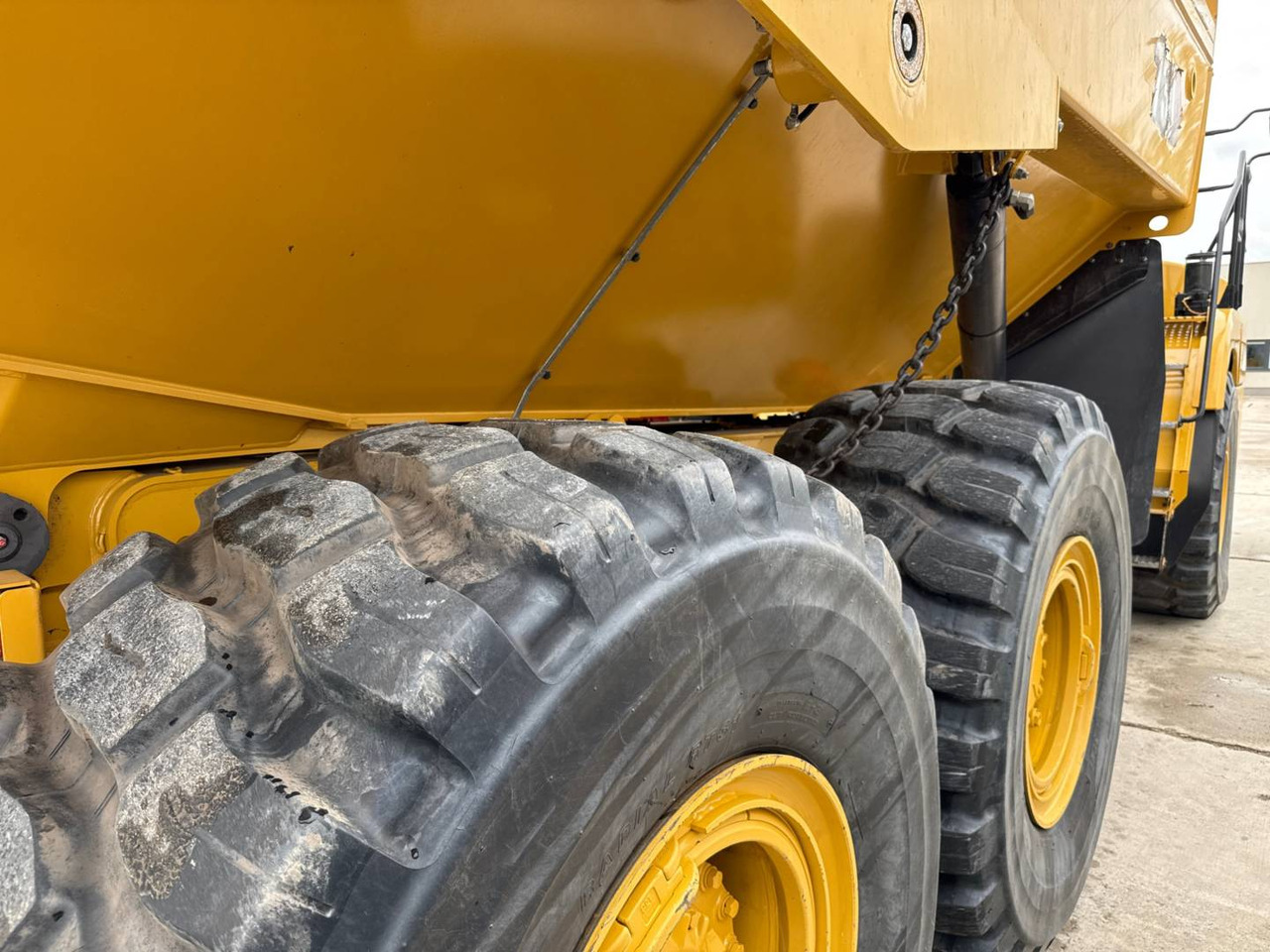 Zglobni demper CAT 730: slika 17 Zglobni demper CAT 730: slika 17