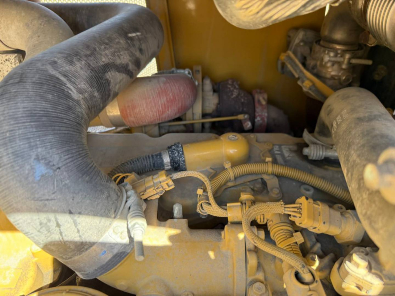Buldožer CAT D6K2LGP: slika 24