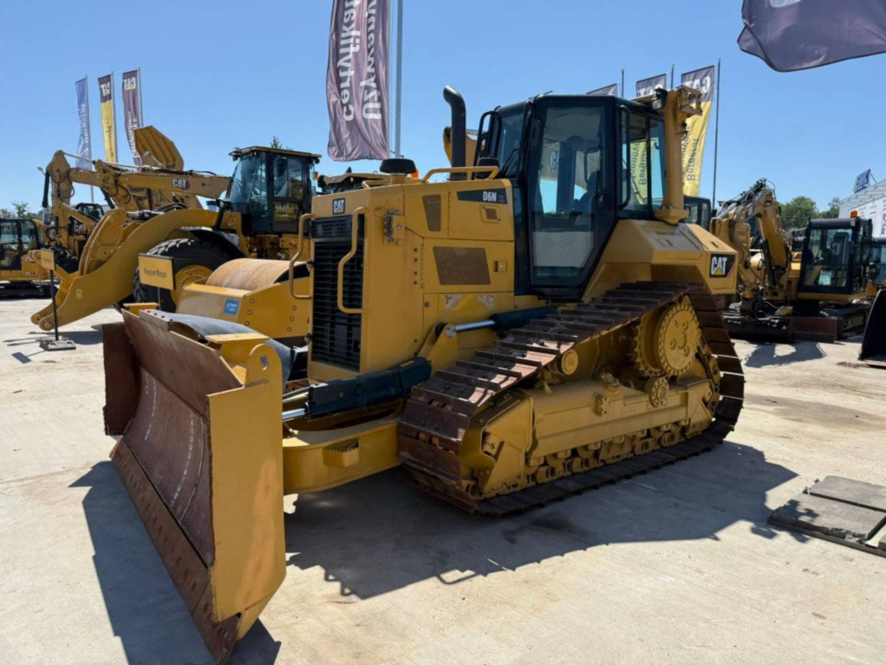 CAT D6NXL - Buldožer: slika 1 CAT D6NXL - Buldožer: slika 1