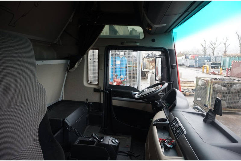 MAN F99L41 TGX XXL EURO6 81.60000-7925 - Kabina in notranjost za Tovornjak: slika 5 MAN F99L41 TGX XXL EURO6 81.60000-7925 - Kabina in notranjost za Tovornjak: slika 5