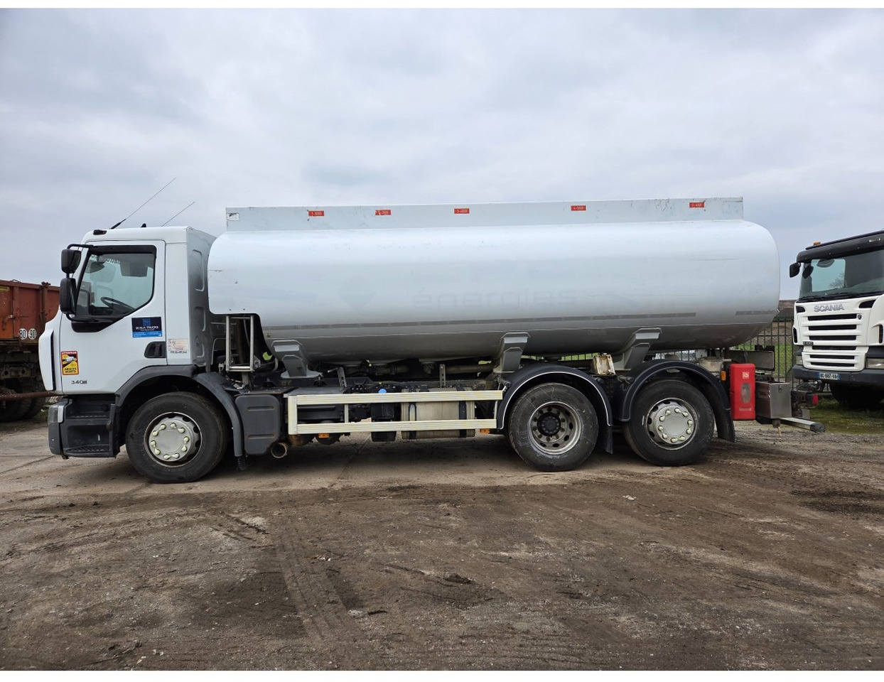 Renault Premium 340 6x2 Fuel Tank 18.540 L 3 compart Steering Axle Retarder Manual gearbox - Tovornjak cisterna: slika 5 Renault Premium 340 6x2 Fuel Tank 18.540 L 3 compart Steering Axle Retarder Manual gearbox - Tovornjak cisterna: slika 5