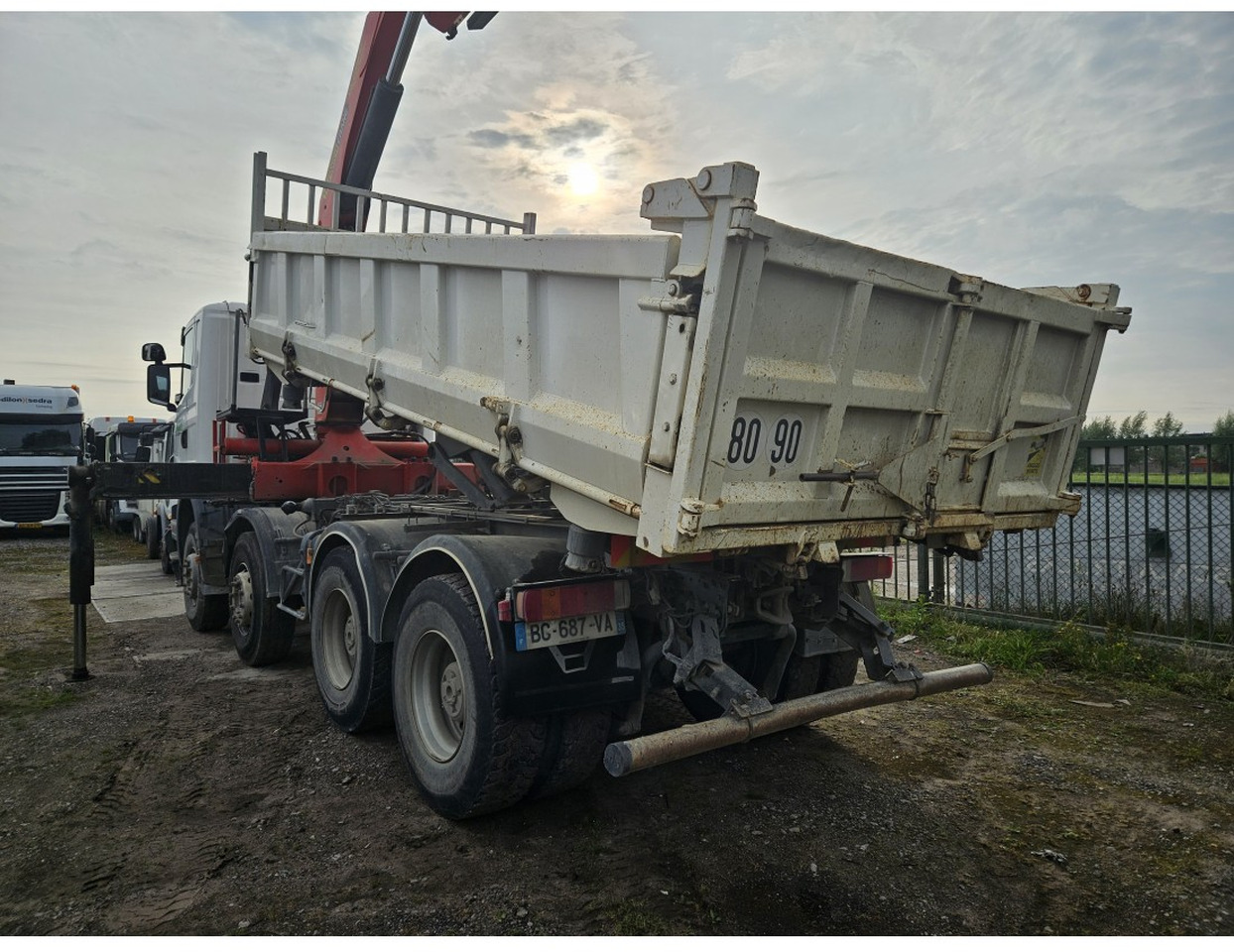 Scania R420 8x4 Tipper Crane Palfinger 23500 - Tovornjak prekucnik, Tovornjak z dvigalom: slika 4 Scania R420 8x4 Tipper Crane Palfinger 23500 - Tovornjak prekucnik, Tovornjak z dvigalom: slika 4