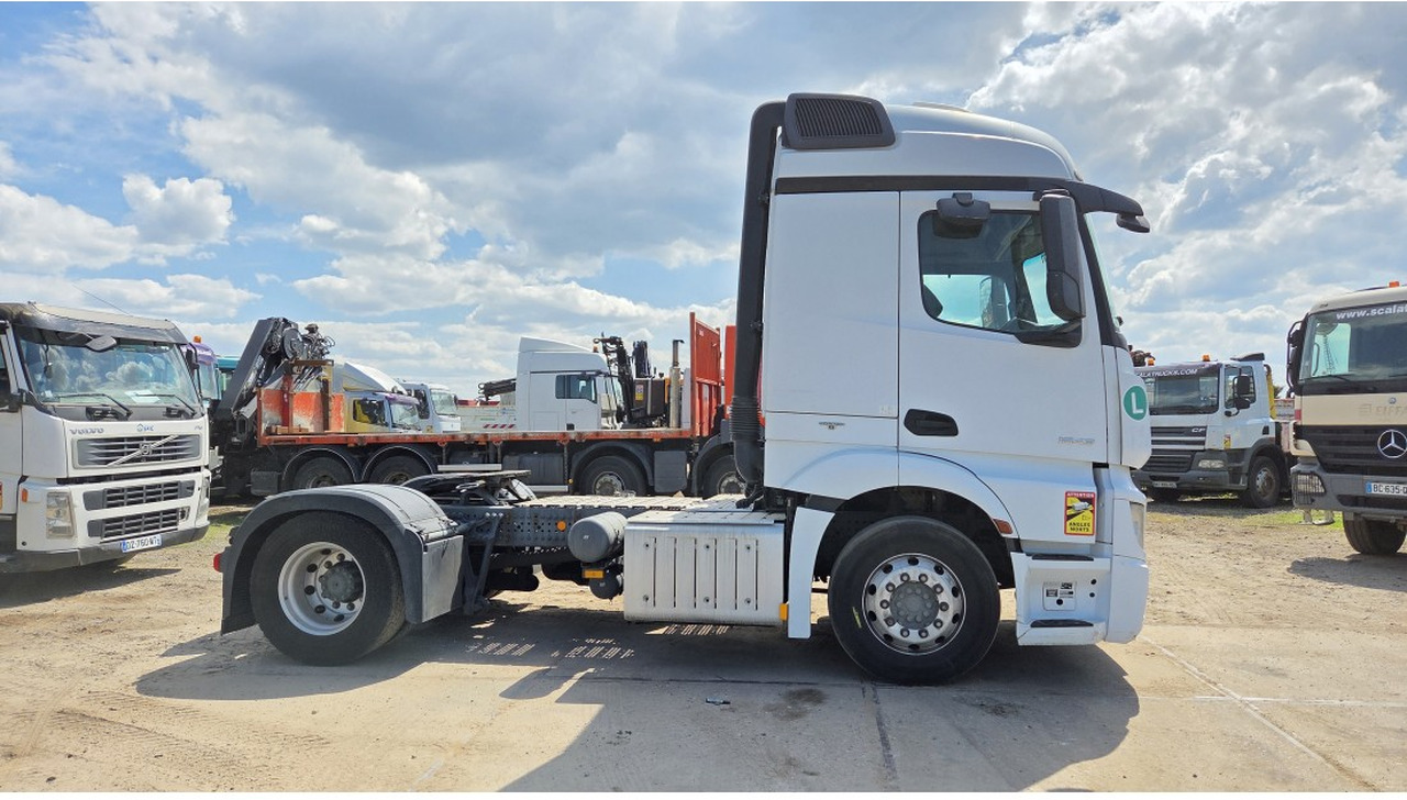 Mercedes Actros 1843 4X2 StreamSpace Retarder Parking Air conditioning PTO - Vlačilec: slika 4 Mercedes Actros 1843 4X2 StreamSpace Retarder Parking Air conditioning PTO - Vlačilec: slika 4