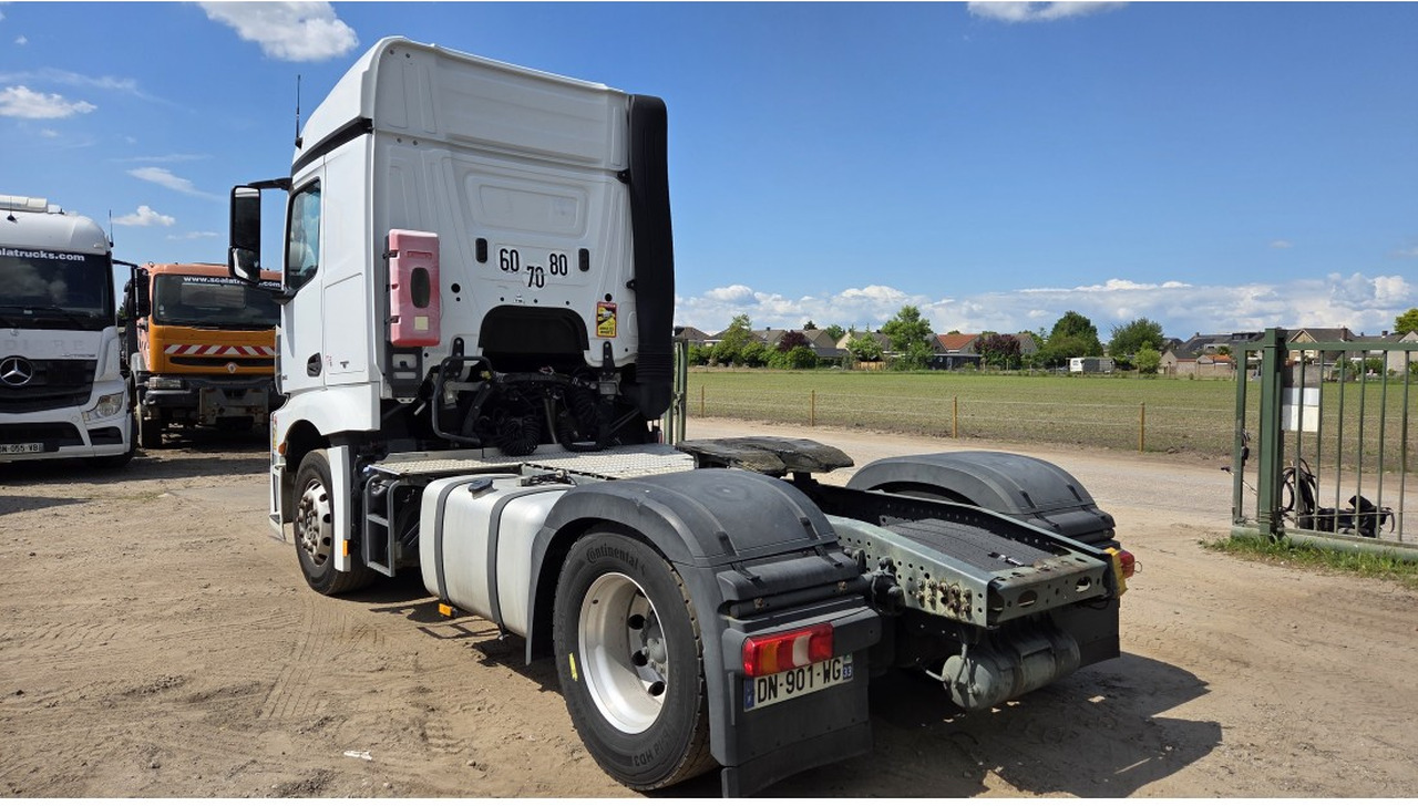 Mercedes Actros 1843 4X2 StreamSpace Retarder Parking Air conditioning PTO - Vlačilec: slika 3 Mercedes Actros 1843 4X2 StreamSpace Retarder Parking Air conditioning PTO - Vlačilec: slika 3