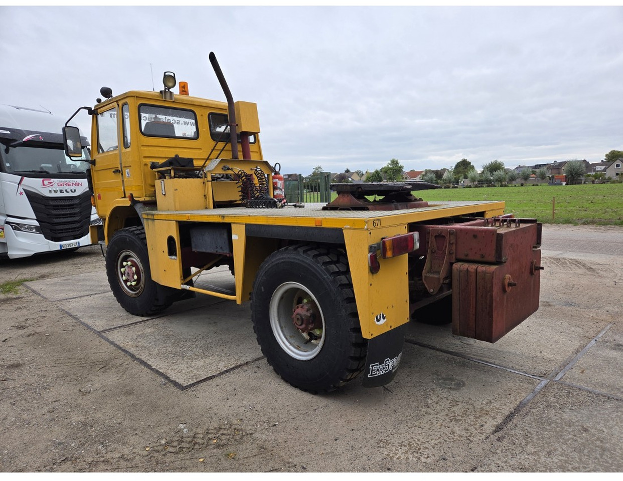 RENAULT M170 4x4 TRACTOR UNIT FULL SPRING SUSPENSION VERY LOW MILEAGE - Vlačilec: slika 4 RENAULT M170 4x4 TRACTOR UNIT FULL SPRING SUSPENSION VERY LOW MILEAGE - Vlačilec: slika 4