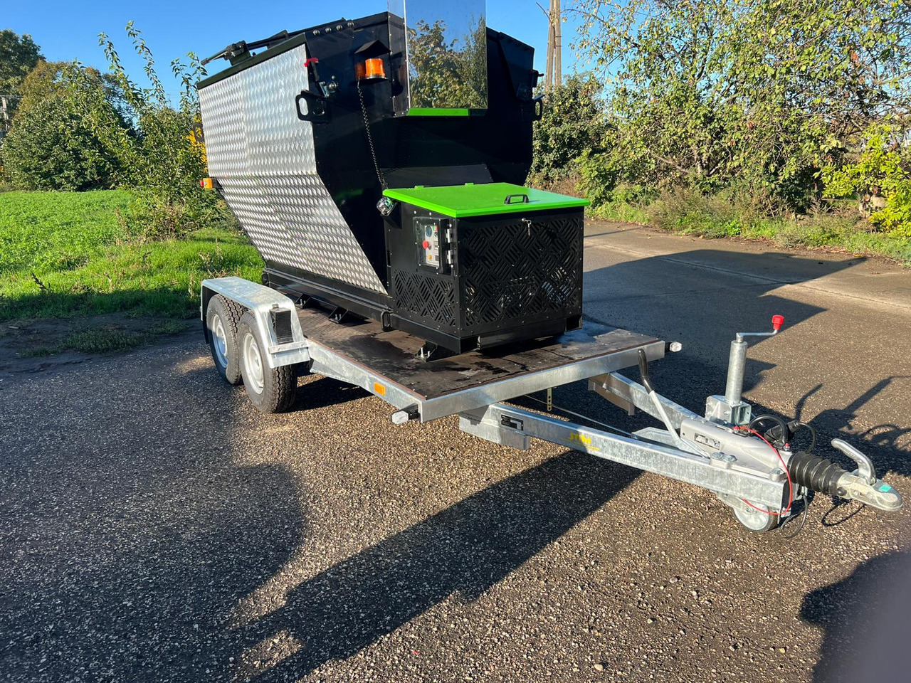 TICAB Asphalt Hot Box from the Manufacturer for 2,8 t, termiskais bunkurs asfaltam HB-2 - Stroj za asfalterska dela: slika 1 TICAB Asphalt Hot Box from the Manufacturer for 2,8 t, termiskais bunkurs asfaltam HB-2 - Stroj za asfalterska dela: slika 1