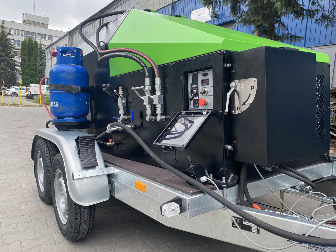 TICAB SelfPropelled Bitumen Emulsion Sprayer,1000L,Manufacturer - Brizgalka za bitumen: slika 2 TICAB SelfPropelled Bitumen Emulsion Sprayer,1000L,Manufacturer - Brizgalka za bitumen: slika 2