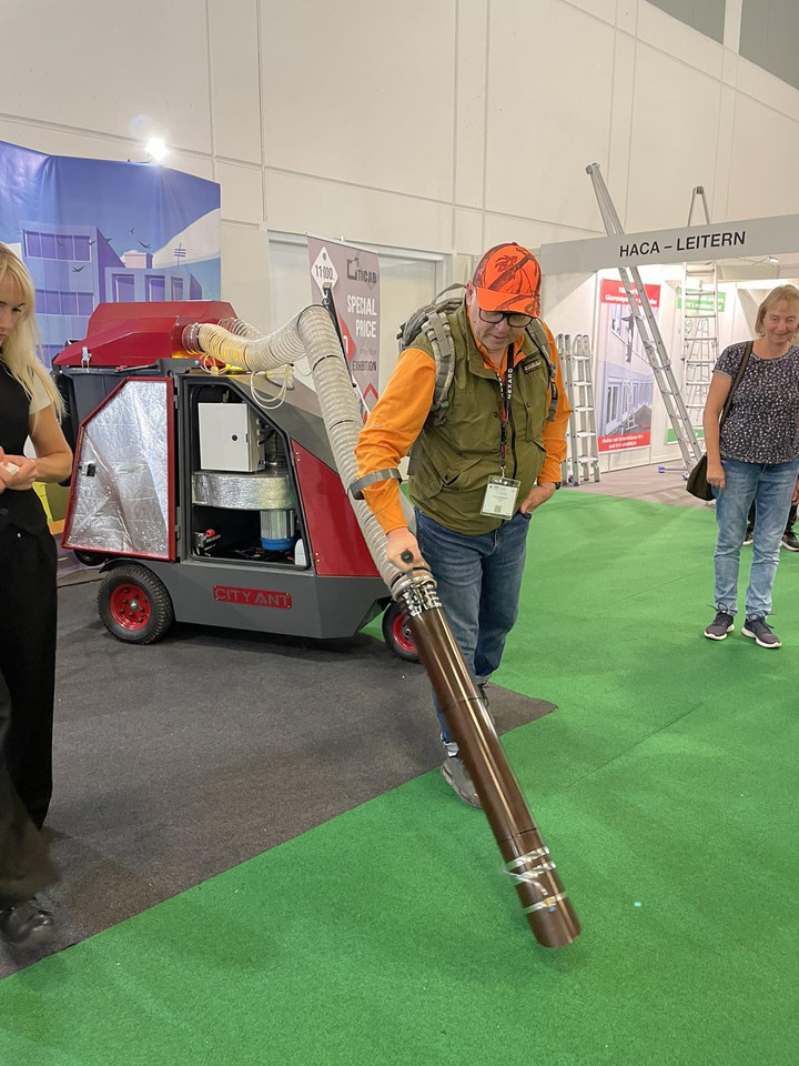 ТІСАВ Street Vacuum Cleaner, Outdoor Vacuum Sweeper, Manufacturer, City Ant - Industrijski sesalec: slika 5 ТІСАВ Street Vacuum Cleaner, Outdoor Vacuum Sweeper, Manufacturer, City Ant - Industrijski sesalec: slika 5