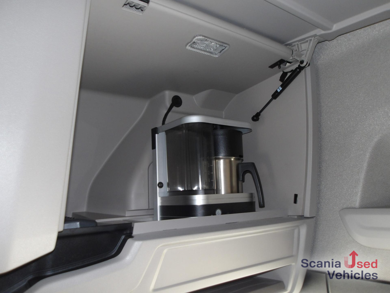 SCANIA S 590 NB - V8 - FULL AIR - LEDER - ALCOA - uvm - Vlačilec: slika 4 SCANIA S 590 NB - V8 - FULL AIR - LEDER - ALCOA - uvm - Vlačilec: slika 4