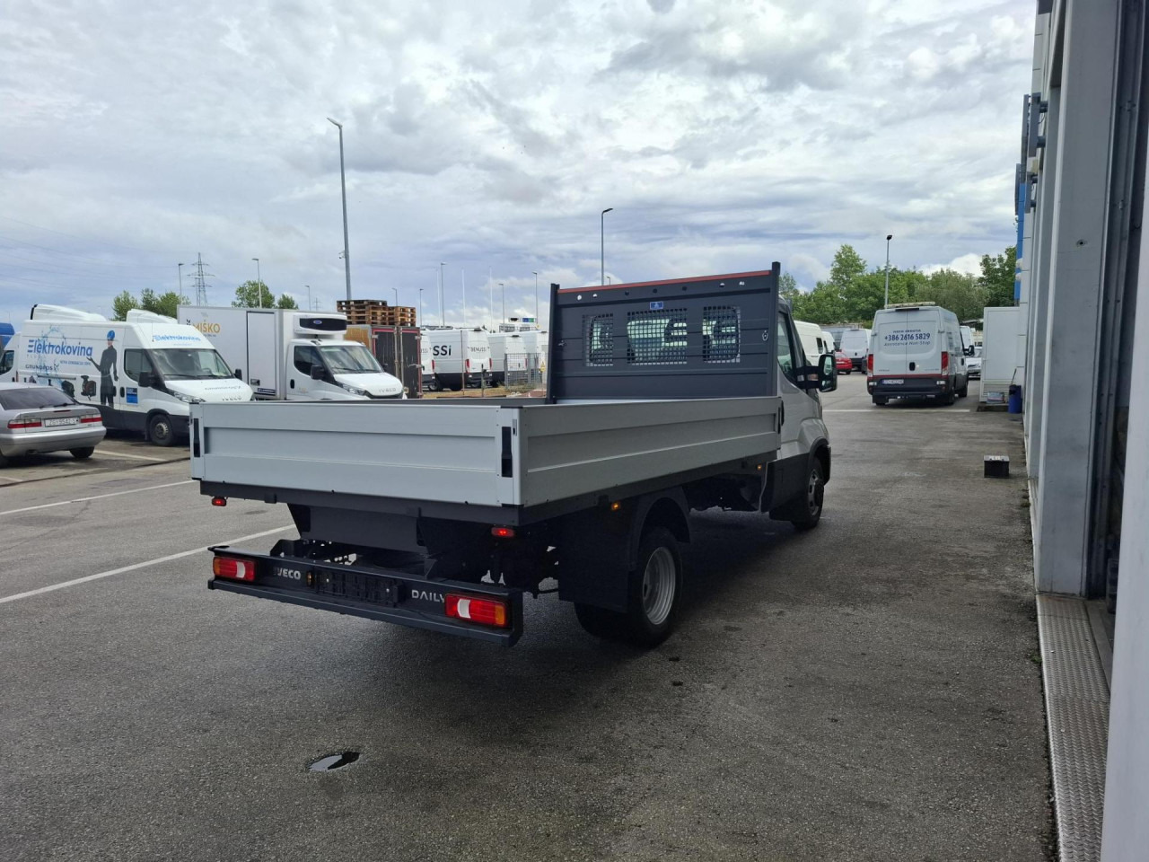 IVECO Daily 35C14 - Furgon: slika 3 IVECO Daily 35C14 - Furgon: slika 3