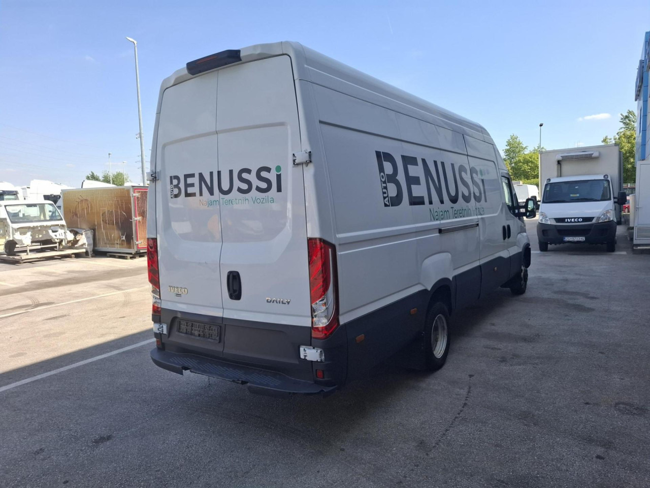 IVECO Daily 35C18H V - Potniški kombi: slika 3 IVECO Daily 35C18H V - Potniški kombi: slika 3